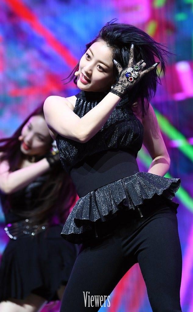 twice lot xac phong cach sexy anh 8