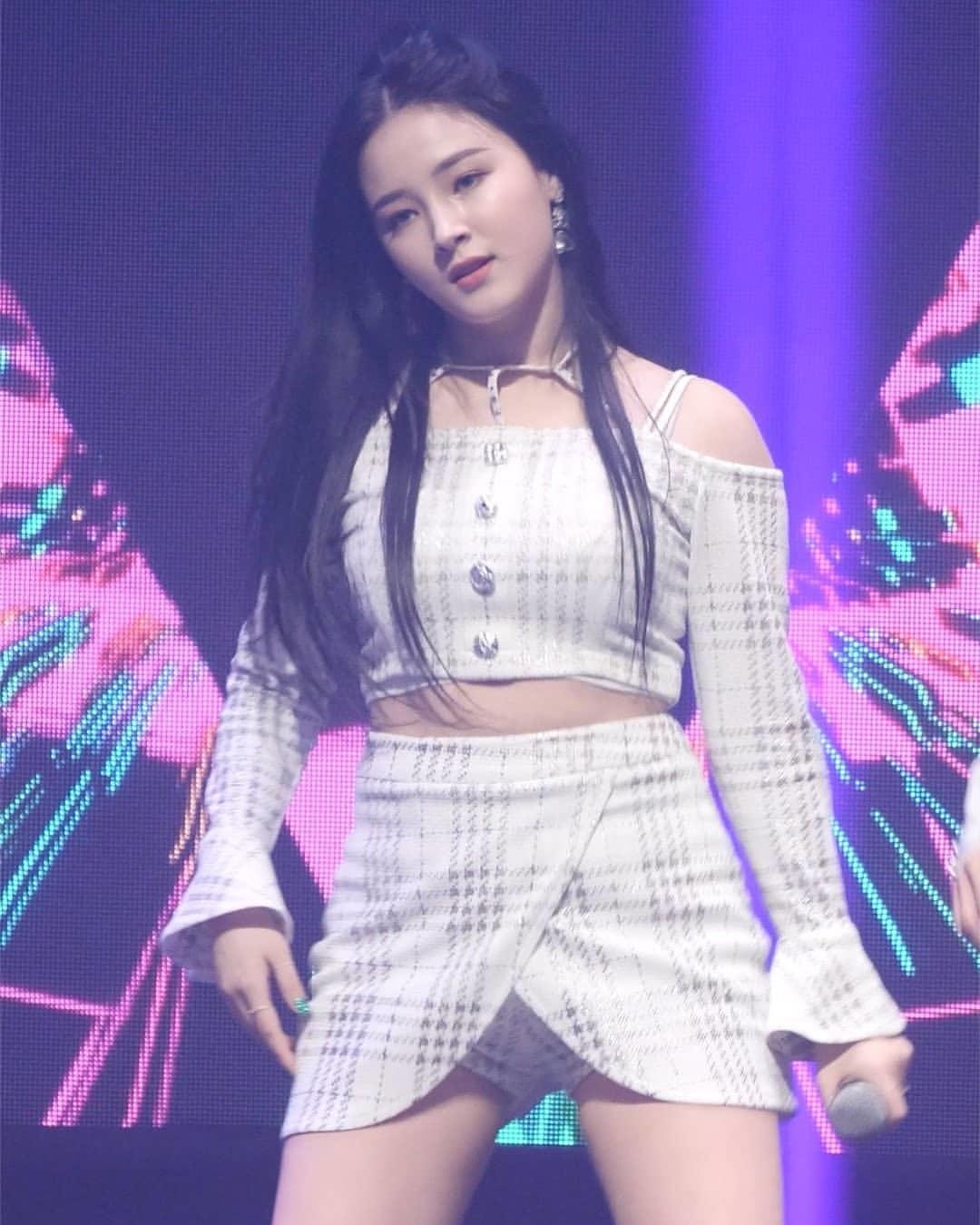 Nancy tang can anh 2