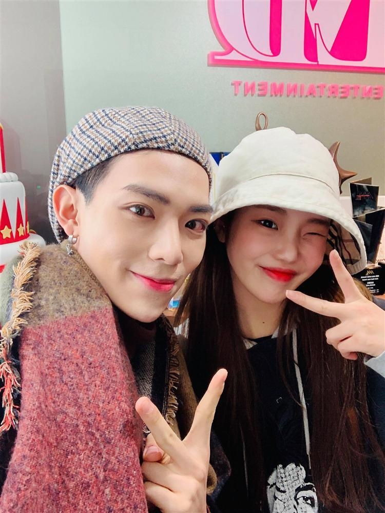 Erik song ca momoland  ảnh 2 Erik song ca momoland anh 2