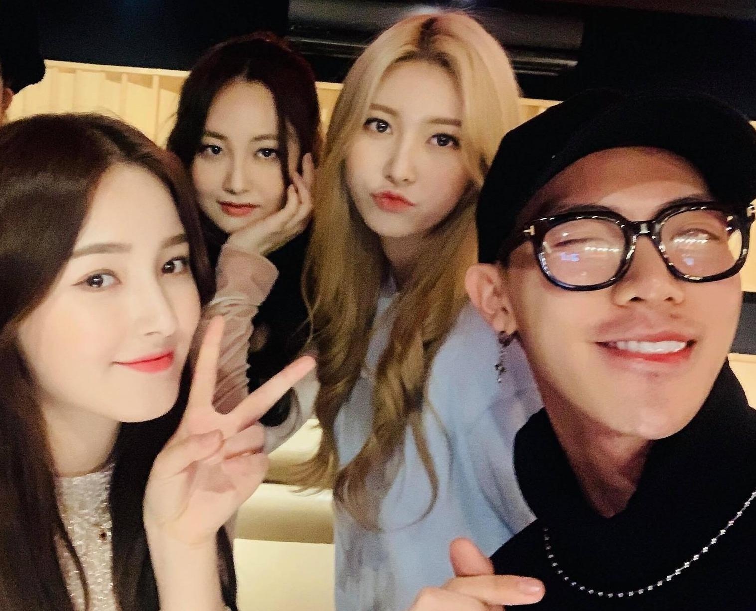 Erik hop tac voi thien than lai Nancy, phat hanh ca khuc tai Han Quoc hinh anh