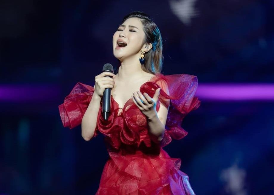 Hương Tràm tạm nghỉ hát ảnh 2 Huong Tram tam nghi hat anh 2