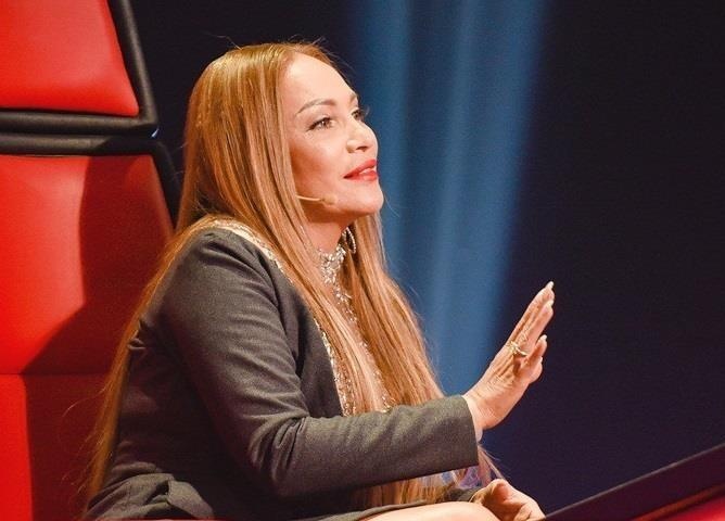 Thanh Ha phan ung khi bi chi trich 'tham lam' tai The Voice hinh anh