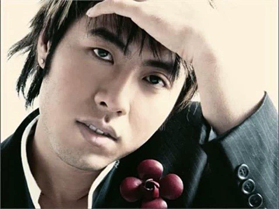 Akira Phan tu thoi lum xum den tang can anh 1