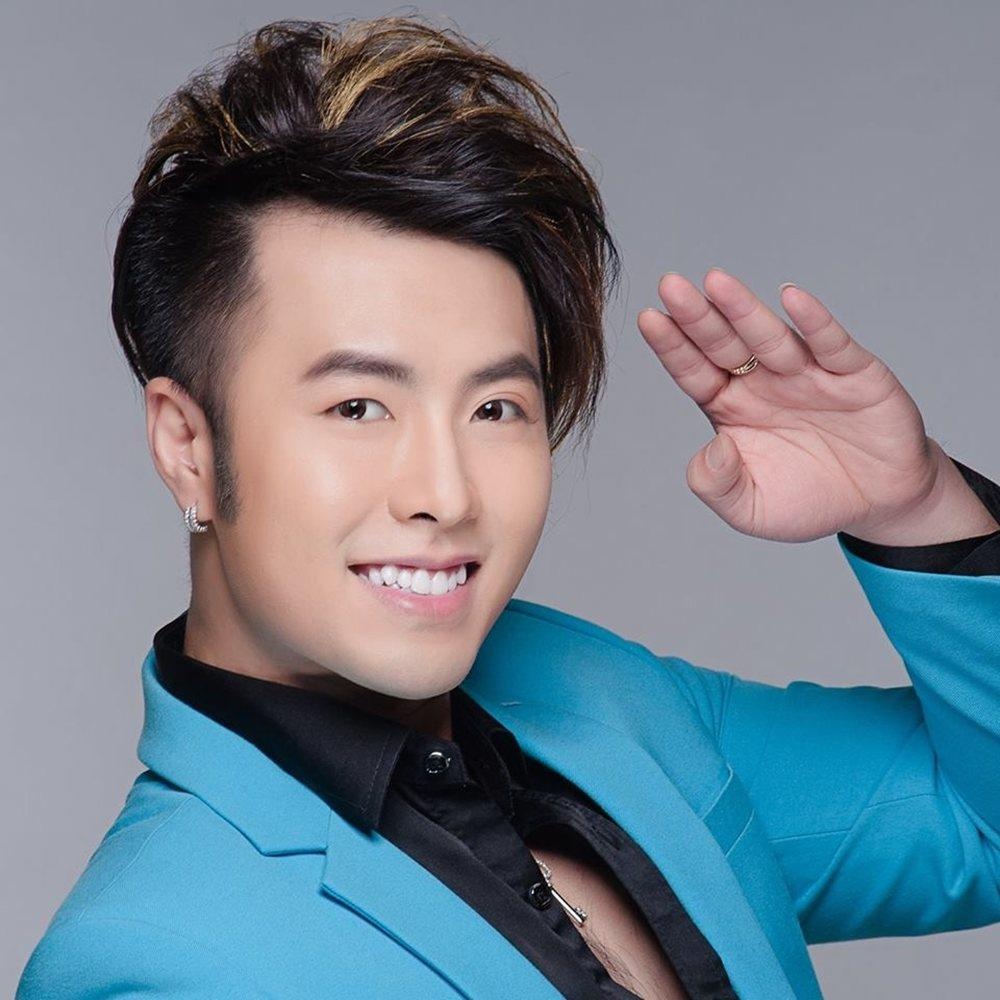 Akira Phan tu thoi lum xum den tang can anh 8