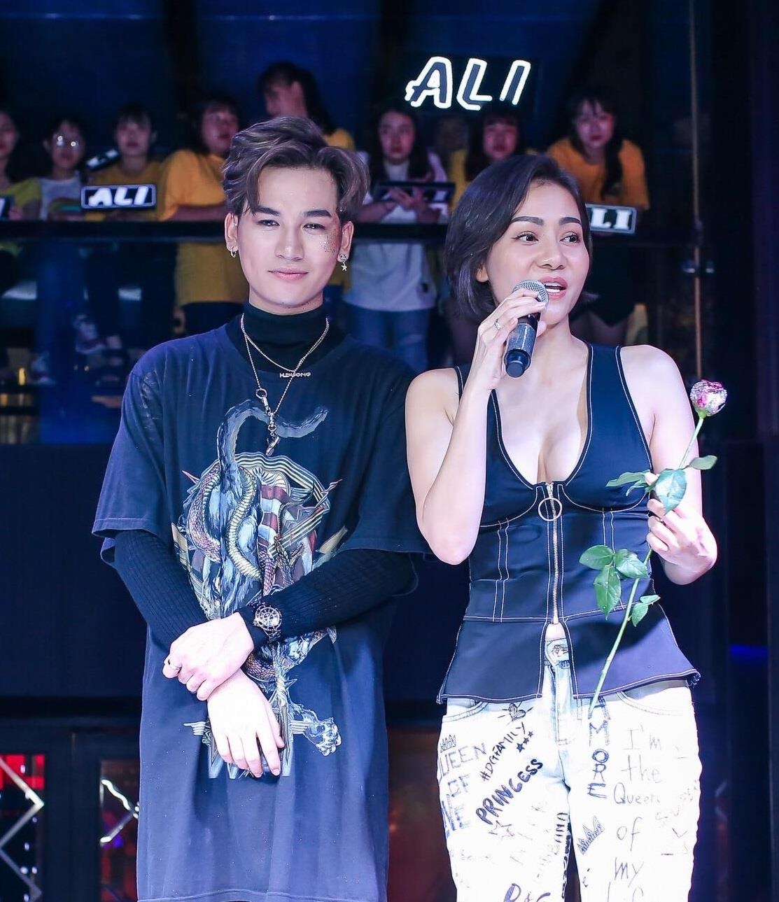 Ali Hoang Duong bat khoc anh 4