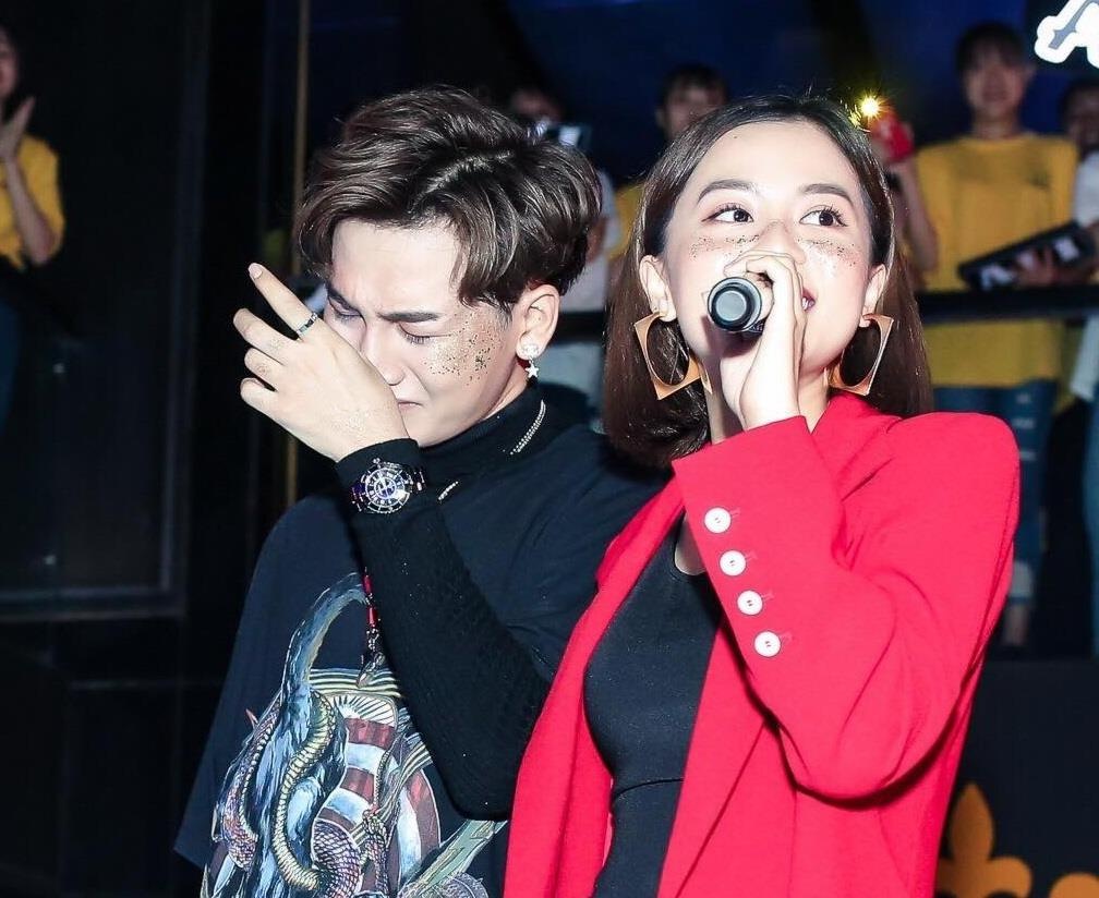 Quan quan Giong hat Viet bat khoc noi ve 2 nam di hat khong co hit hinh anh