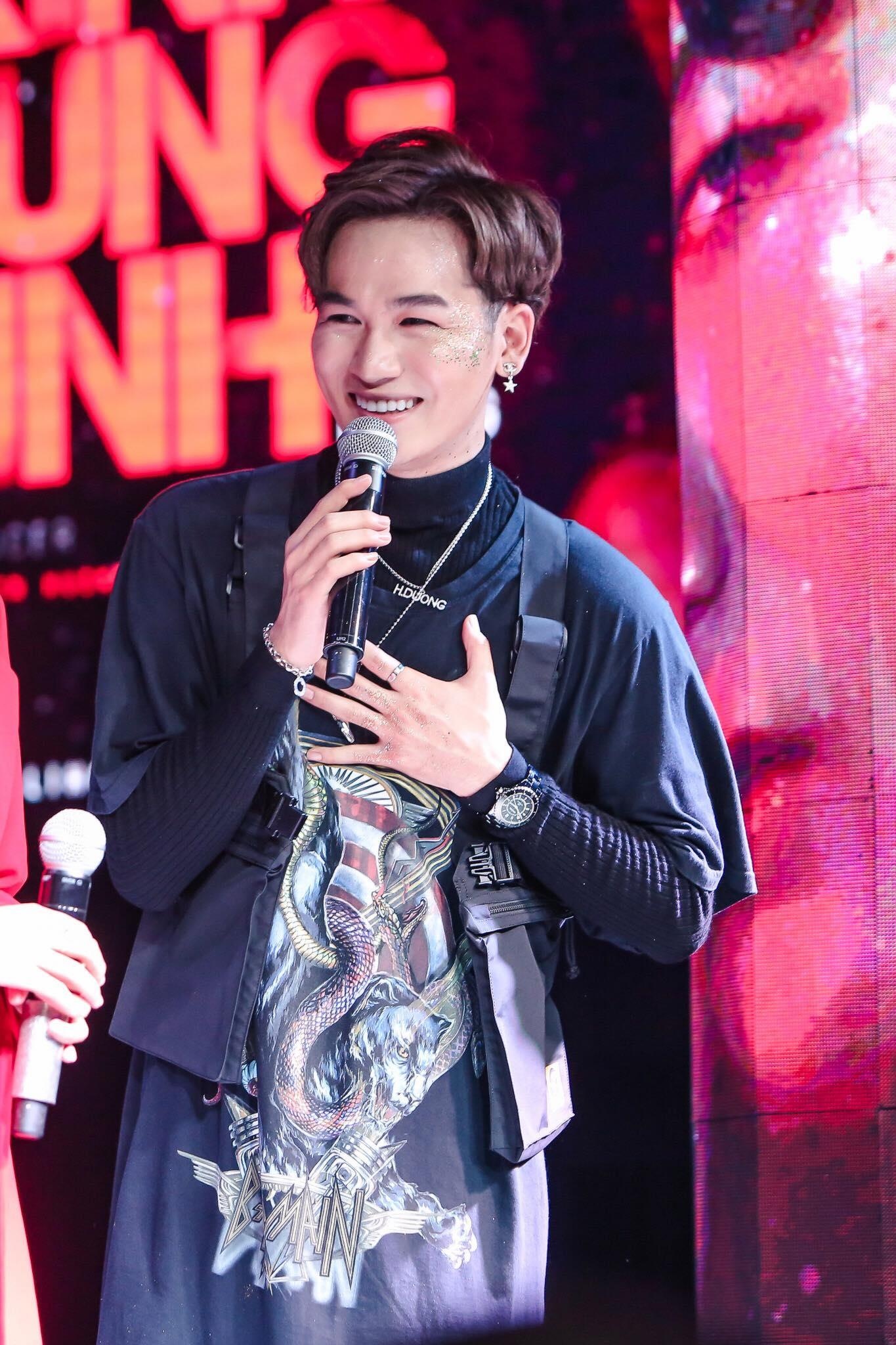 Ali Hoang Duong bat khoc anh 1