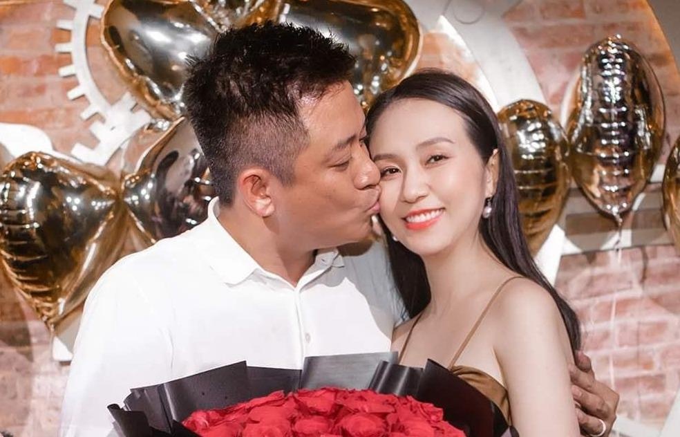 Vo mang bau lan ba, Tuan Hung to chuc sinh nhat ngot ngao hinh anh