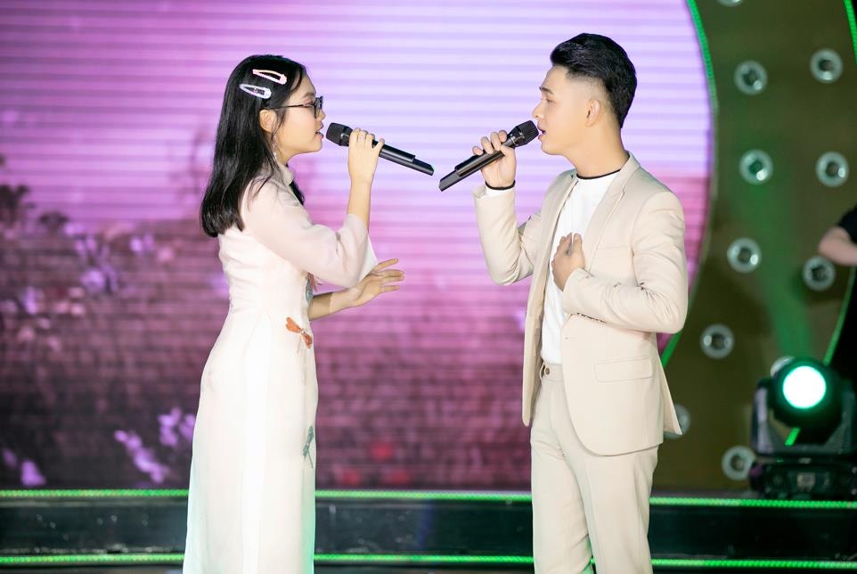 Phuong My chi song ca quoc bao anh 2