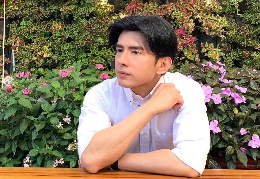 Dan Truong duoc khen tre khi de lai kieu toc hai mai thoi moi di hat hinh anh