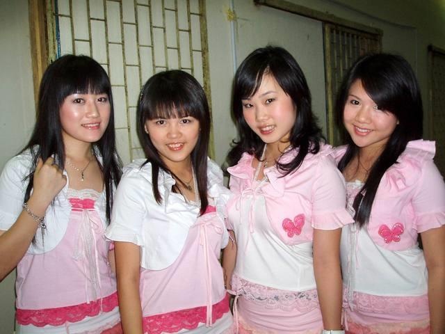 ca si 9x lay chong 71 tuoi anh 6