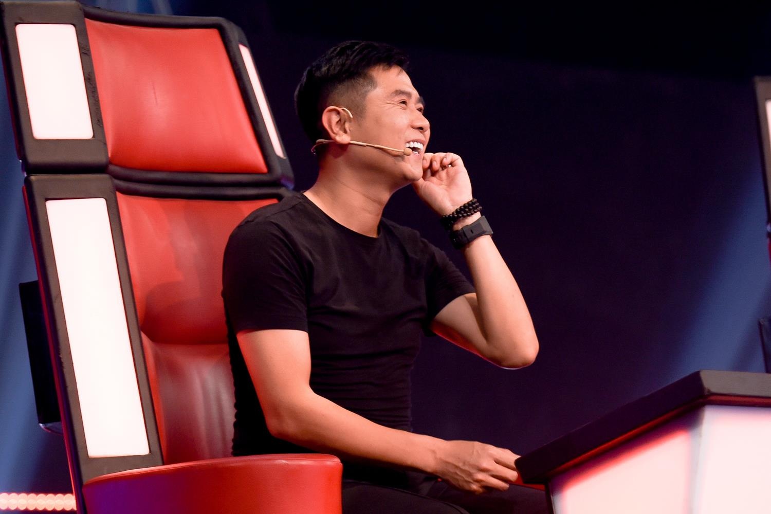 Giong hat Viet gay tranh cai anh 1