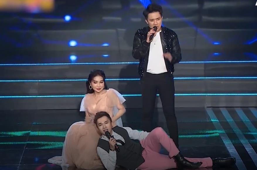 Tran Thanh hat live, Kha Nhu lan le tren san phu hoa hinh anh