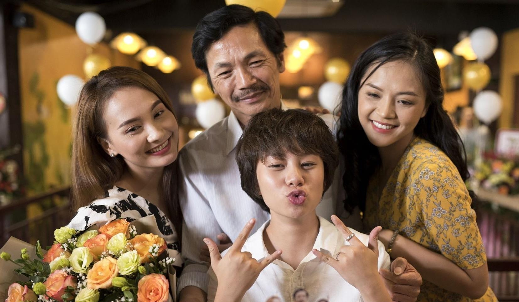 Chuyen xuc dong tren phim truong 'Ve nha di con' hinh anh