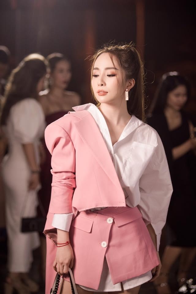 Quynh Nga truoc ve nha di con anh 7