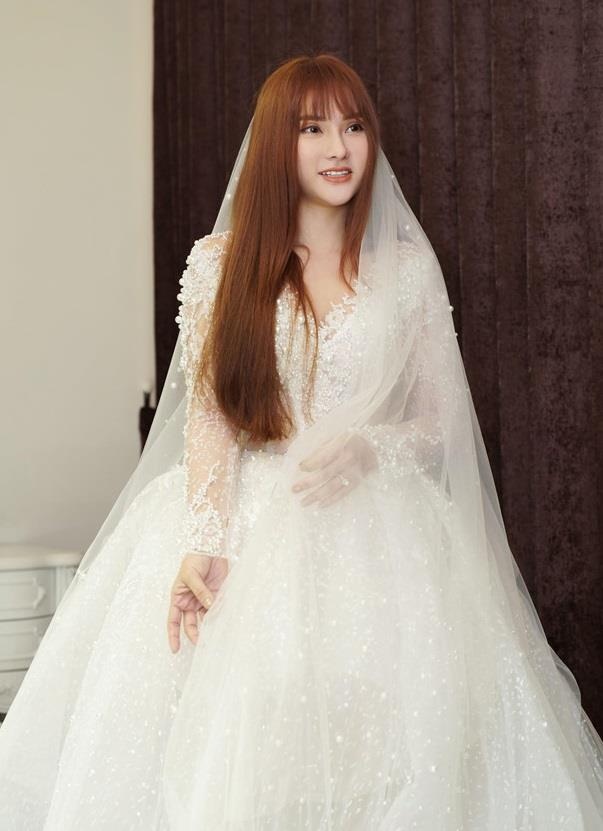 thu thủy thử váy cưới ảnh 2 thu thuy thu vay cuoi anh 2