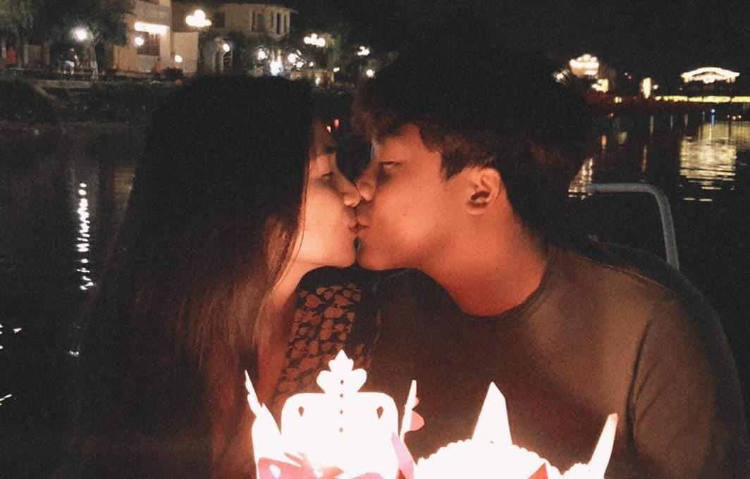 Hoa Minzy dang anh hon va goi ban trai doanh nhan la chong hinh anh