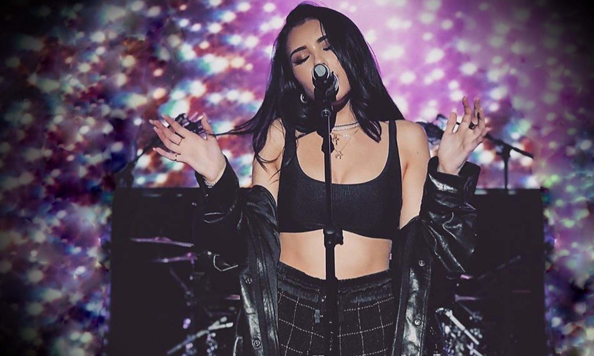 Son Tung M-TP Madison Beer anh 8