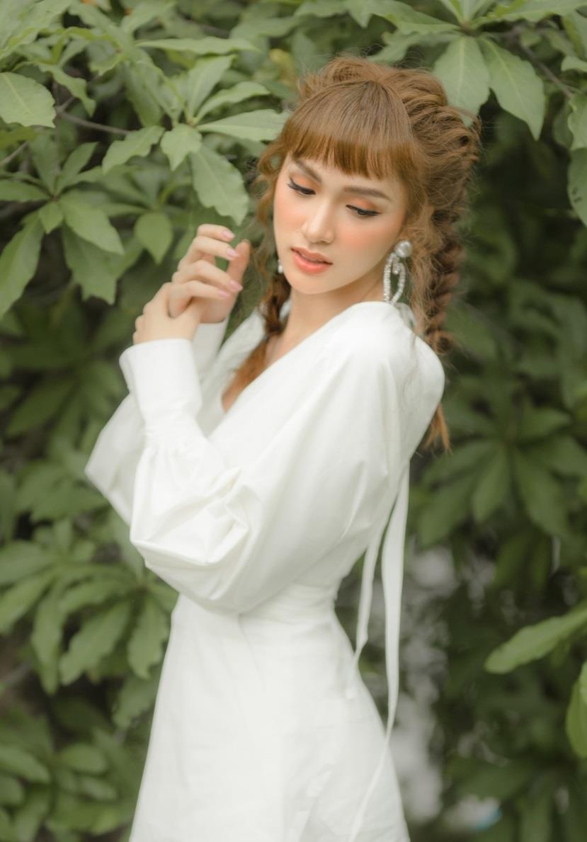 huong giang hat khong ro loi anh 2