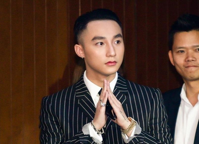 Son Tung: 'Toi tu hao ve BTS thay ca nguoi Han Quoc' hinh anh