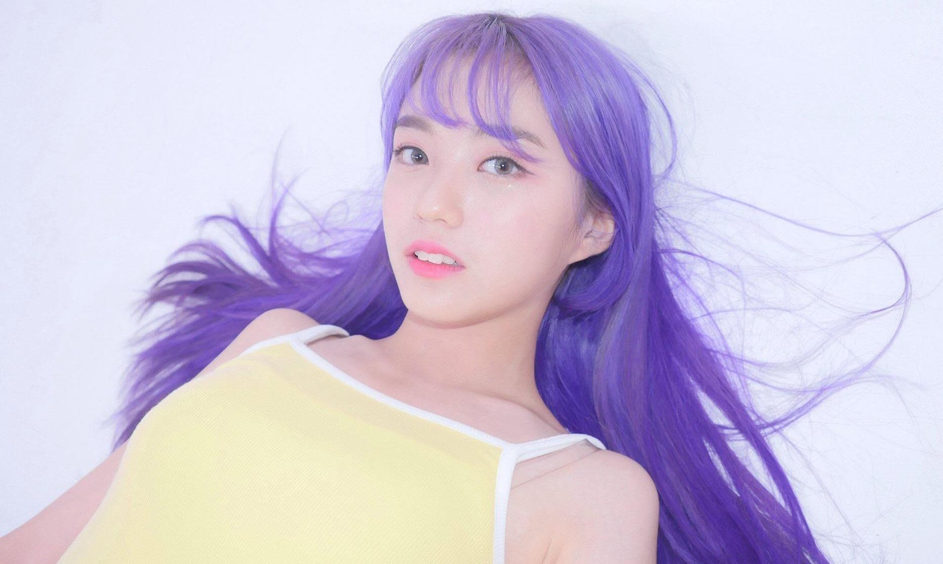 Nu ca si 14 tuoi bi khan gia chi trich mac do ho hang hinh anh