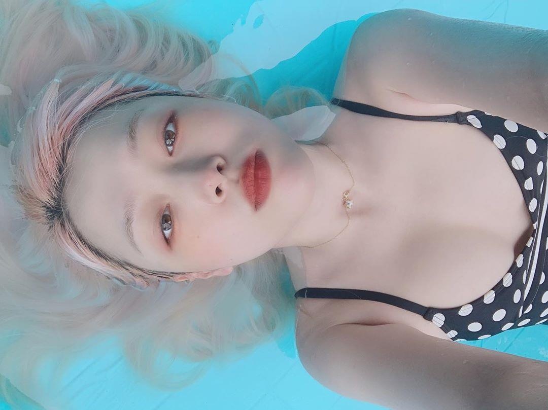 Sulli mac bikini anh 1