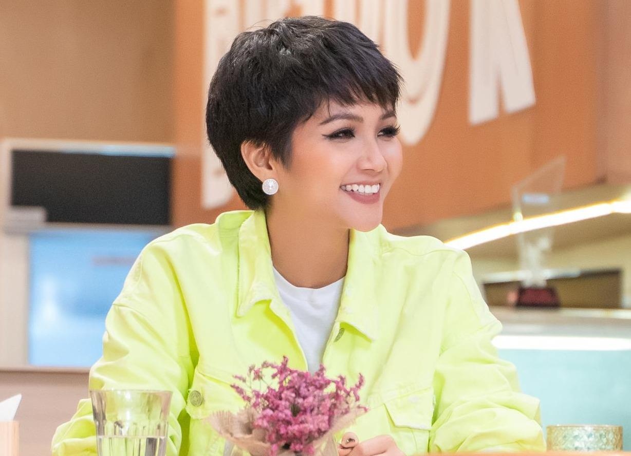 H'Hen Nie: 'Khi yeu, toi nhu con nit nen ban trai kho tam lam' hinh anh