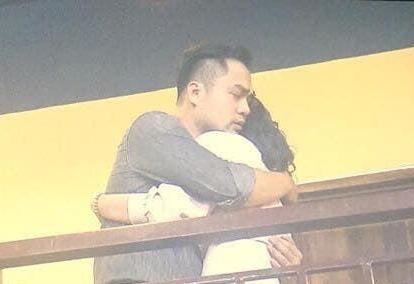 Anh Hue om Khai trong 'Ve nha di con' khien dan mang xon xao hinh anh