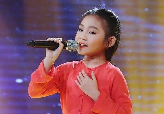 'Hien tuong dan ca' 10 tuoi Duong Nghi Dinh lan dau hat Bolero hinh anh