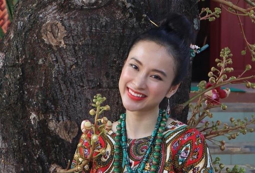 Chan sexy, Angela Phuong Trinh gian di di chua, tham gia khoa tu hinh anh