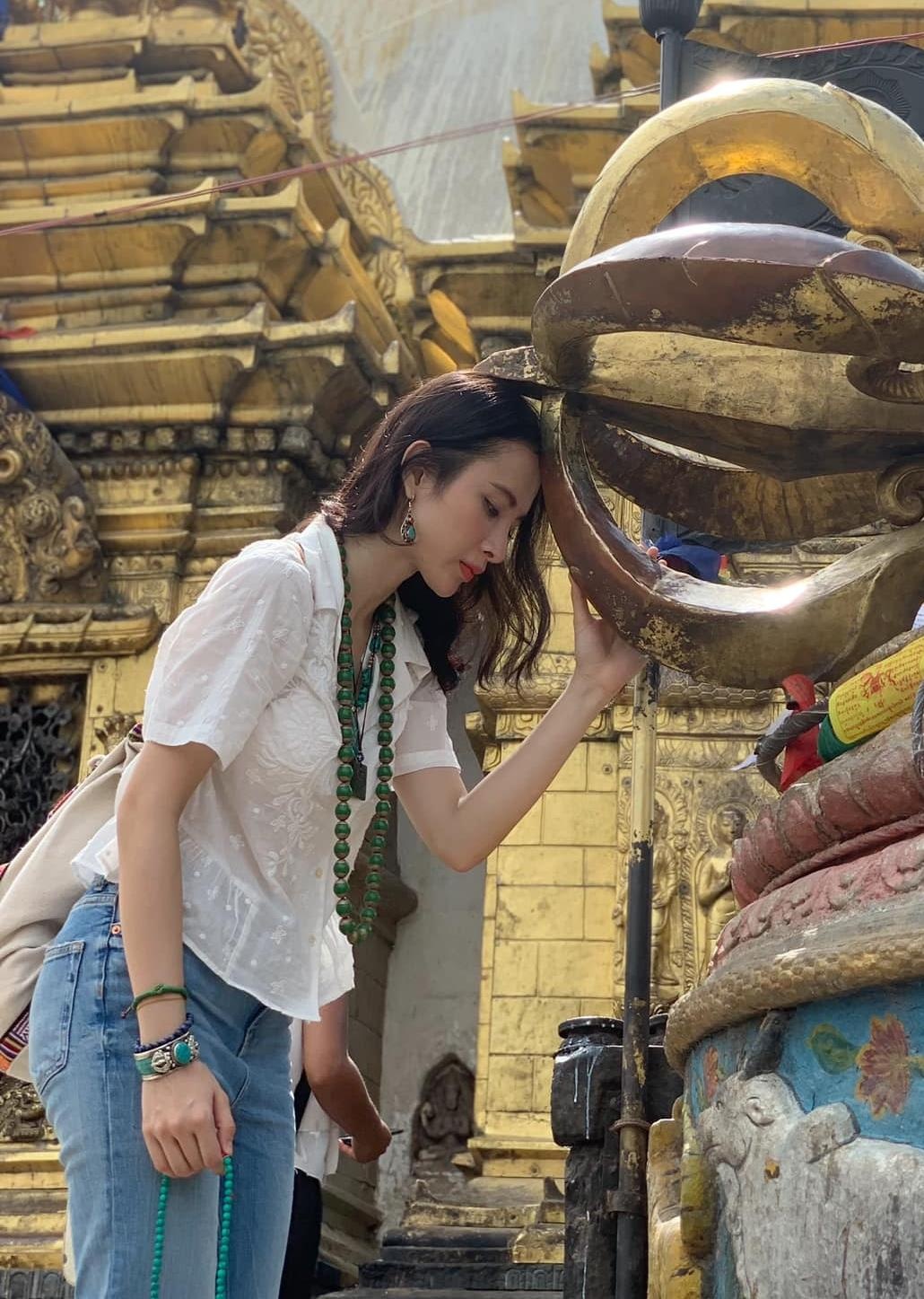 Angela Phuong Trinh gian di anh 8