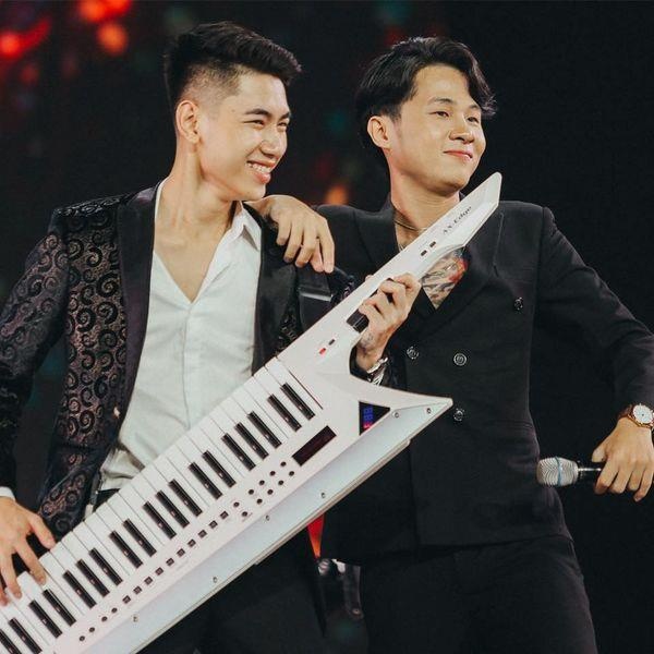 Jack, K-ICM đi dép tổ ong ảnh 2 Jack, K-ICM di dep to ong anh 2