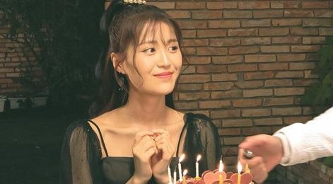 Ca si 10X Han Sara gay go trong MV khien fan lo lang hinh anh