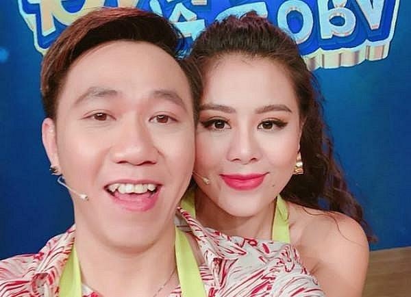 Nam Thu tiet lo duoc dien vien hai Anh Duc theo duoi hinh anh