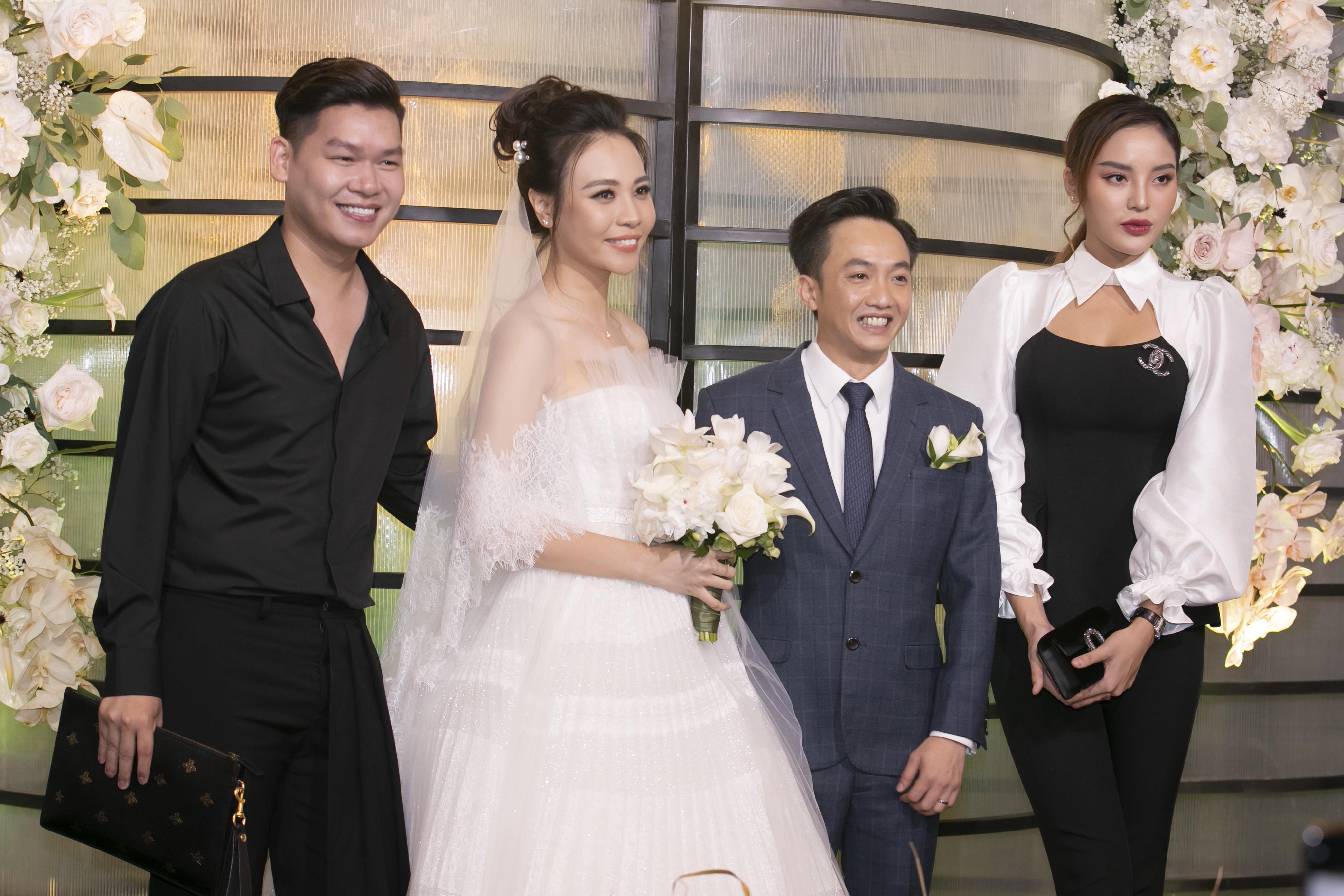 Đàm Thu trang cường đô la đám cưới ảnh 2 Dam Thu trang cuong do la dam cuoi anh 2