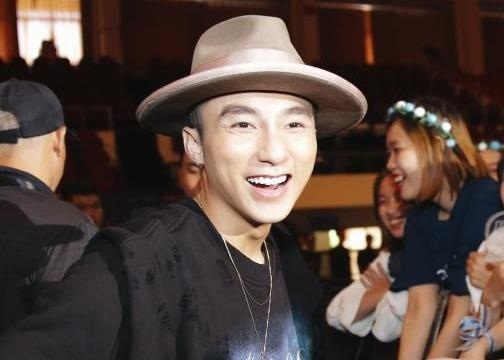 Son Tung: 'Chi nghi den chuyen yeu sau tuoi 30' hinh anh