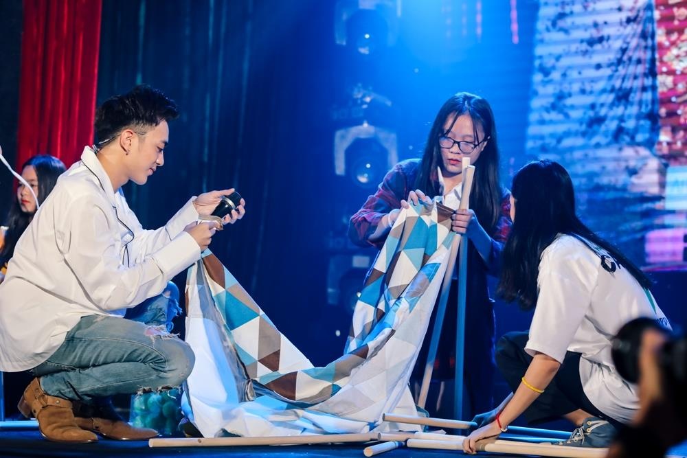 Soobin hoang son khoe co bung anh 5