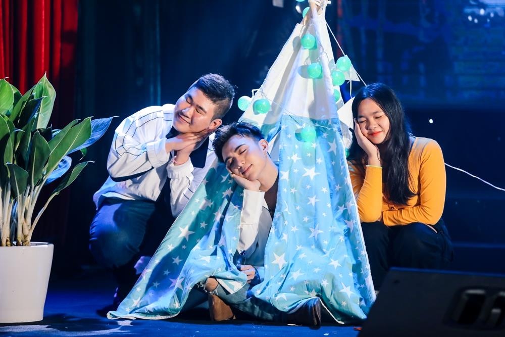 Soobin hoang son khoe co bung anh 6