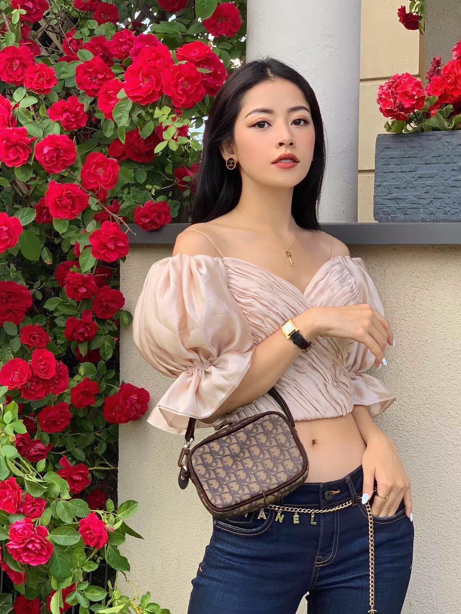 Chi Pu nghien khoe vong mot anh 9