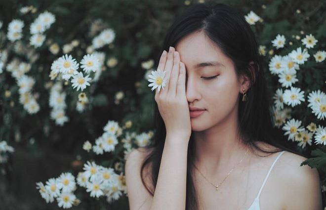 nhan sac hoa hau luong thuy linh anh 5