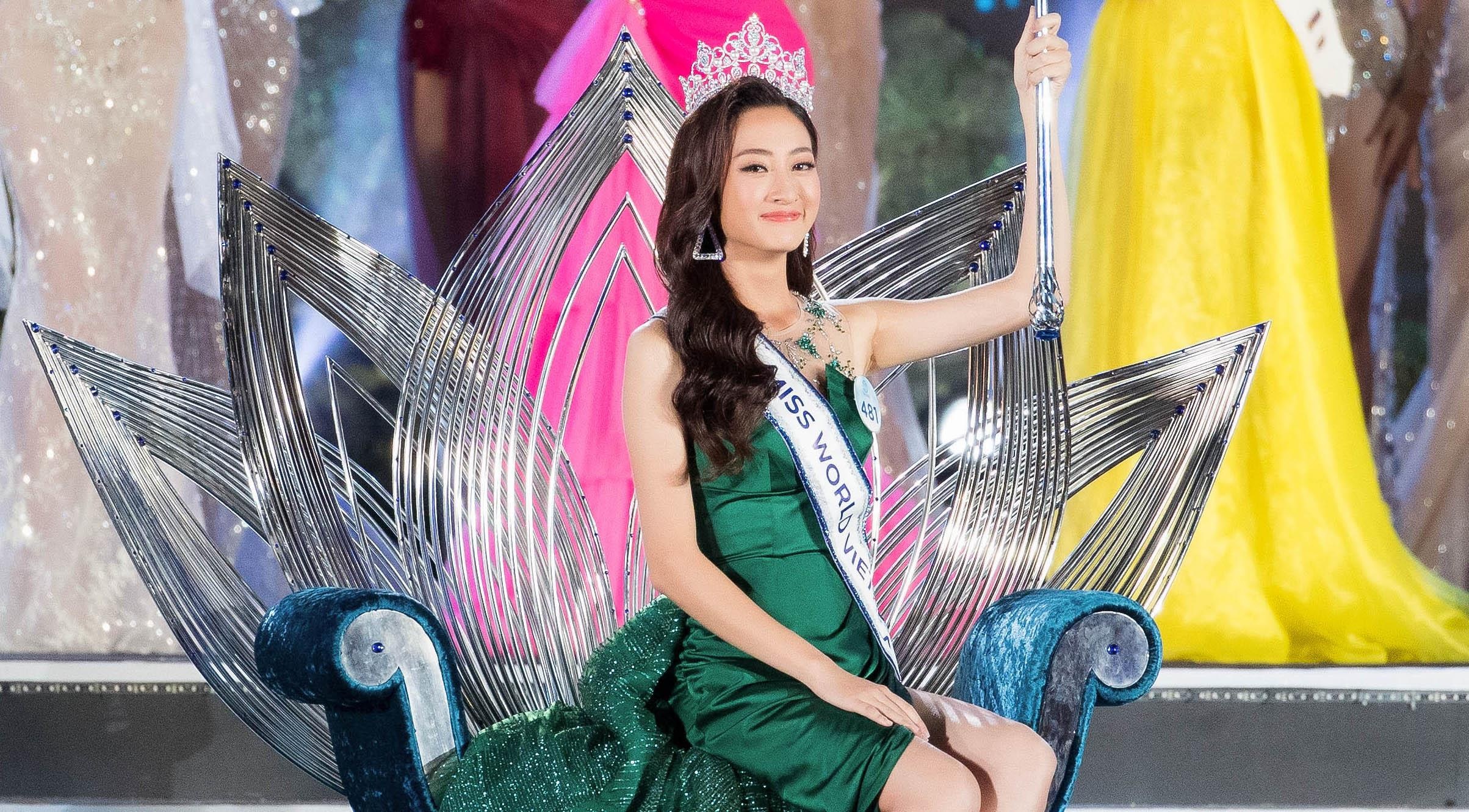 Khoanh khac dang quang cua Hoa hau 10X Luong Thuy Linh hinh anh