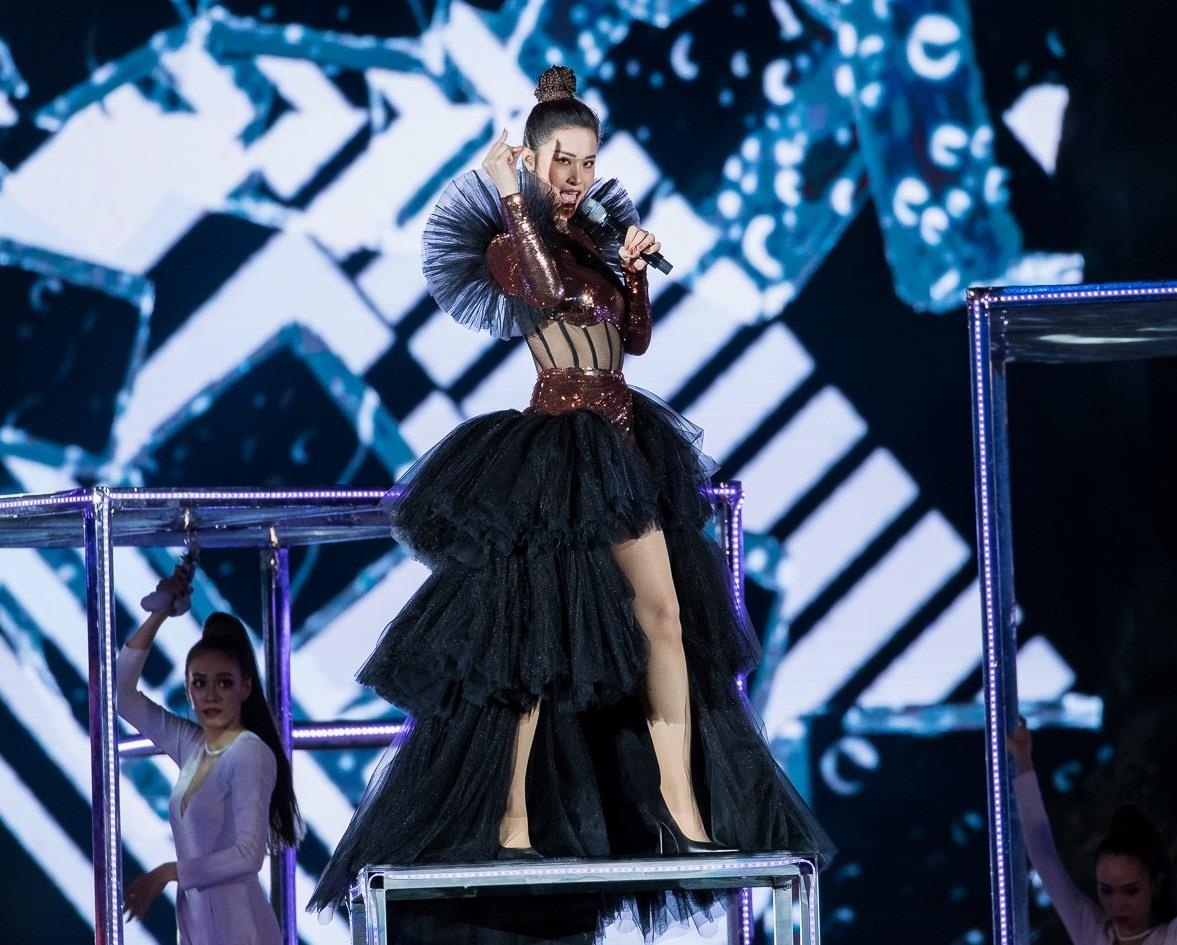 Chi Pu chung ket hoa hau anh 4