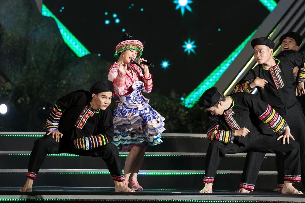 Chi Pu chung ket hoa hau anh 2