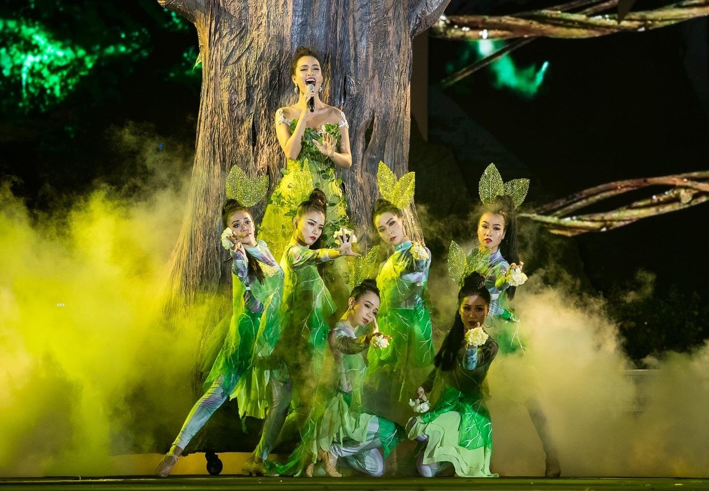 Chi Pu chung ket hoa hau anh 8