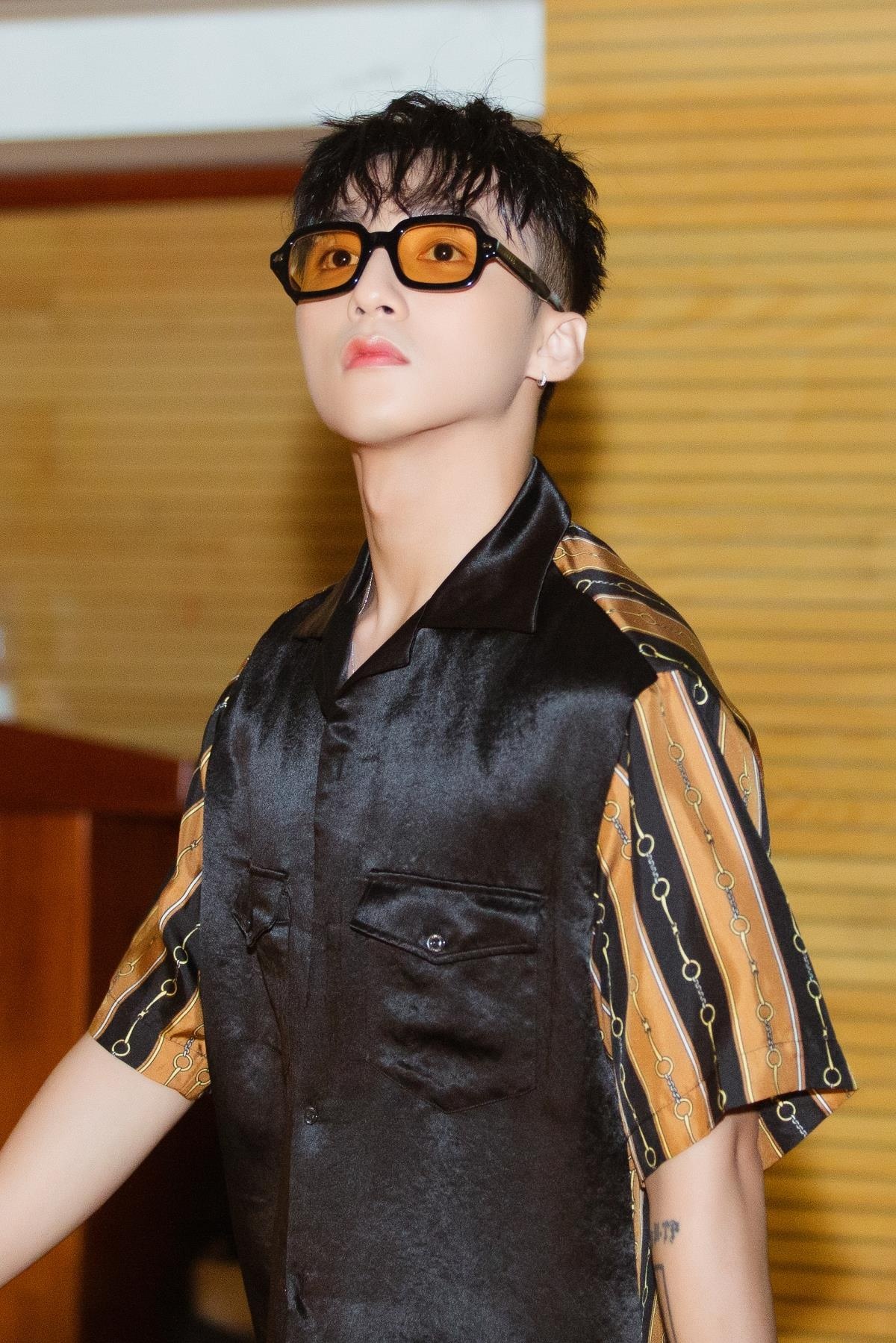 Son Tung coi day chuyen tang fan anh 4