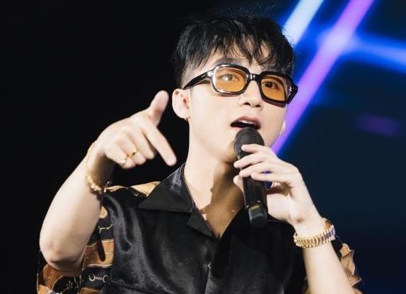 Son Tung M-TP nhan loi 'cau hon' cua fan nu 16 tuoi hinh anh