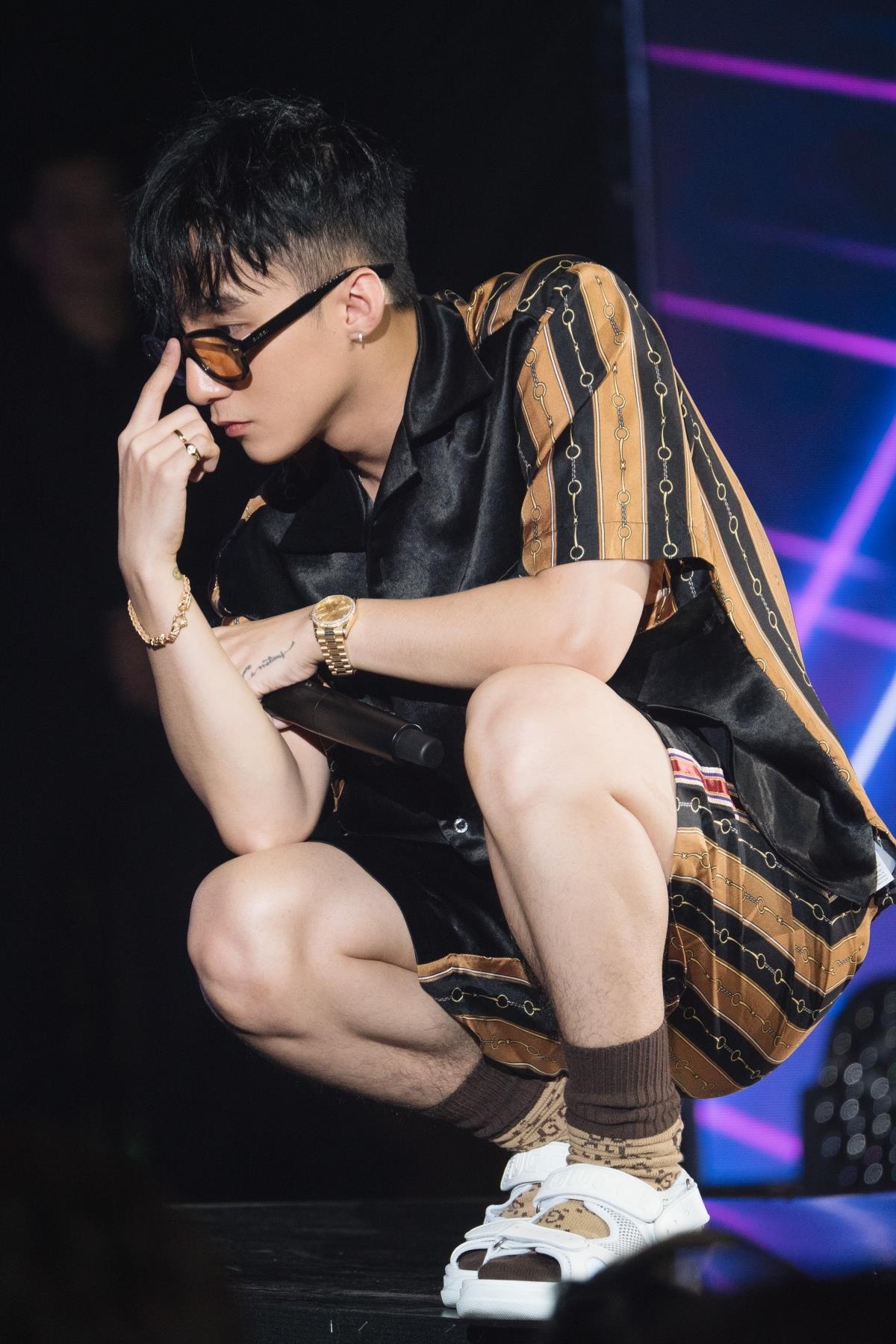 Son Tung coi day chuyen tang fan anh 7