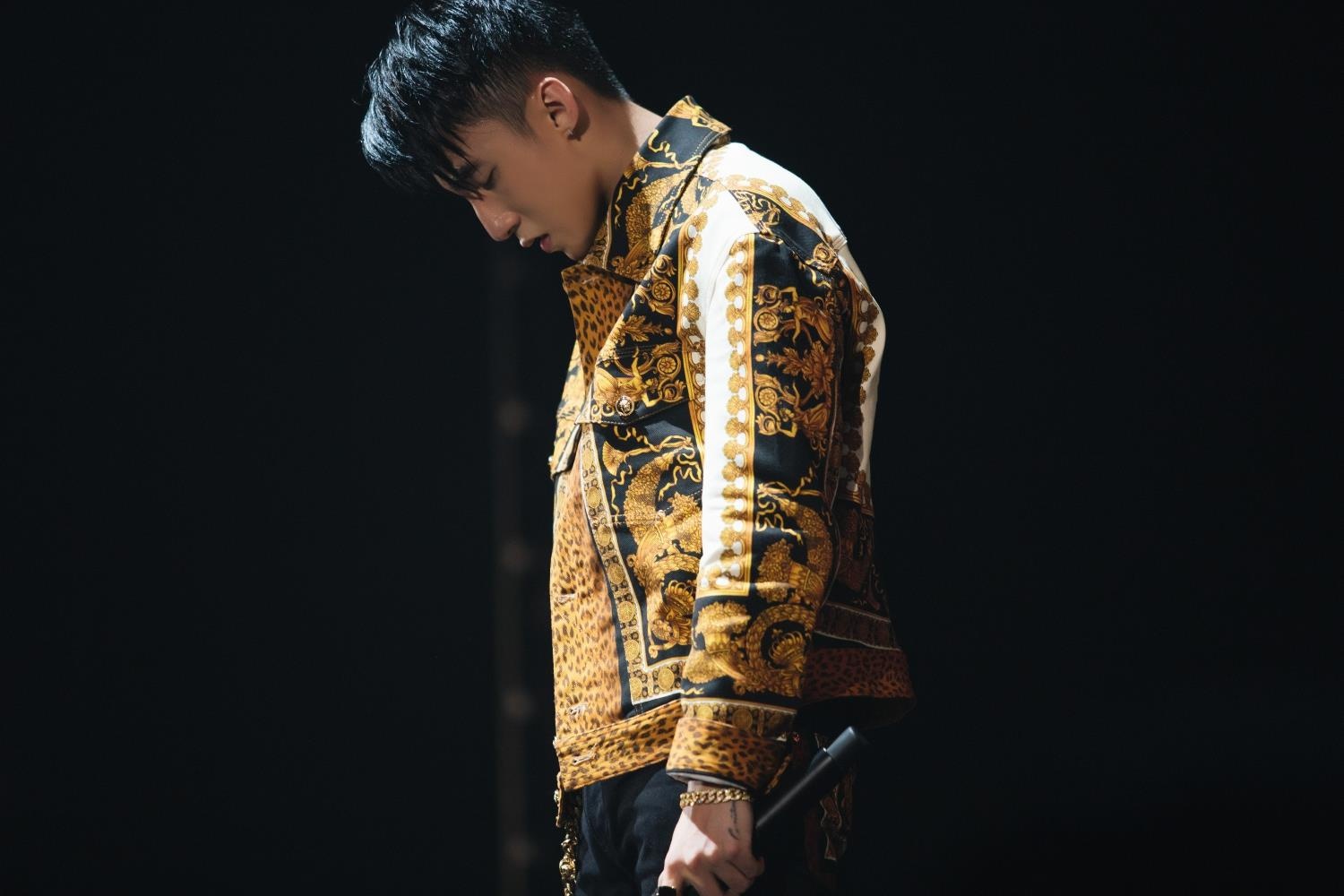 Son Tung kiet suc tho oxy anh 3