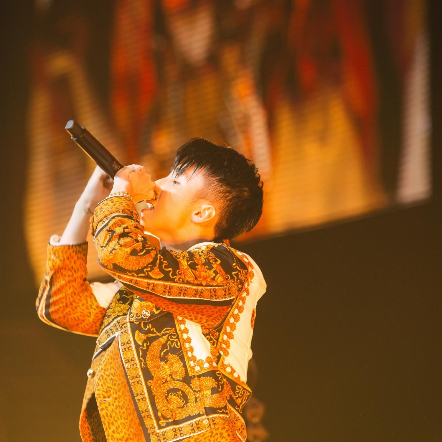 Son Tung kiet suc tho oxy anh 4