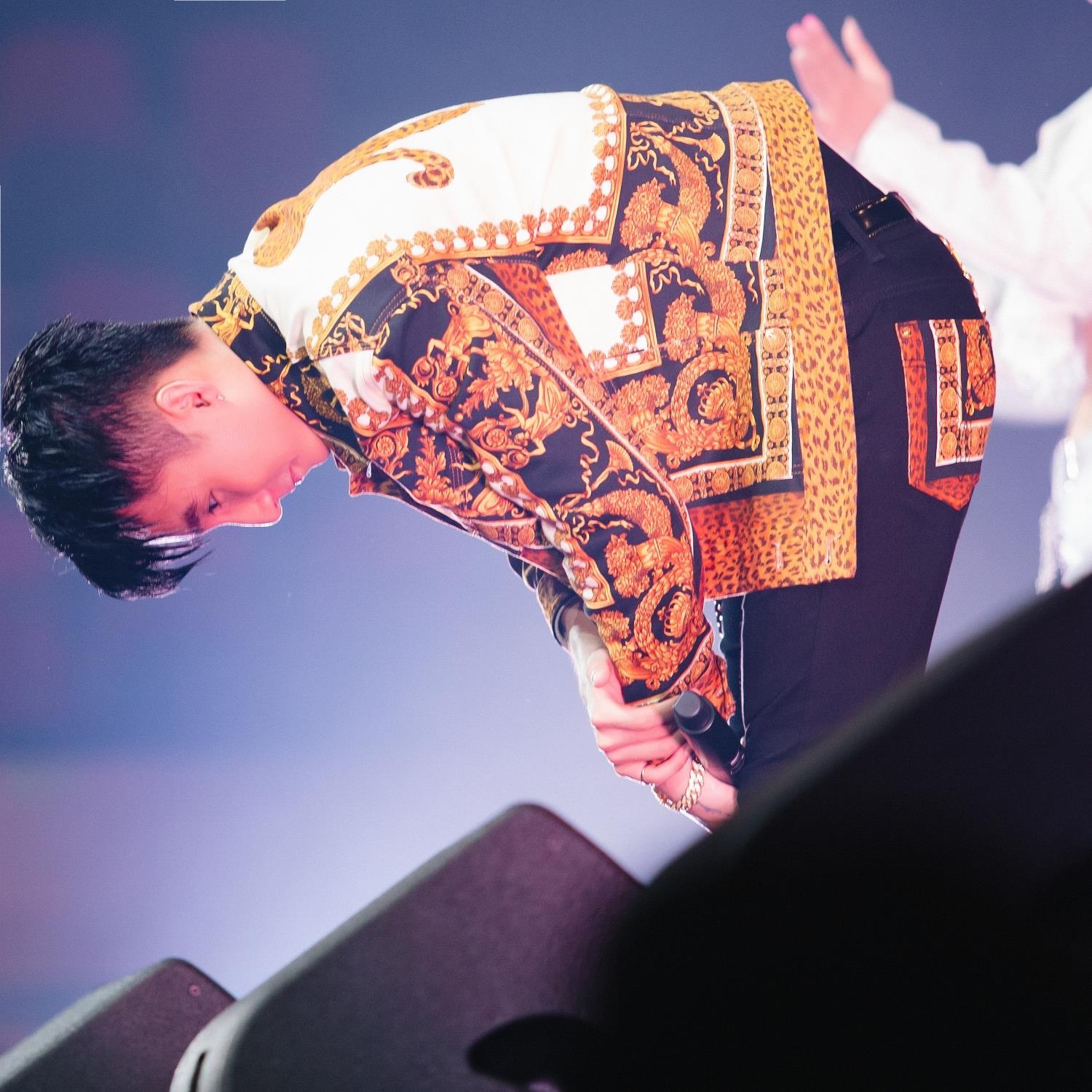 Son Tung kiet suc tho oxy anh 5